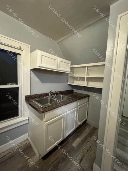 431 Leta unit 2 upper photo 5