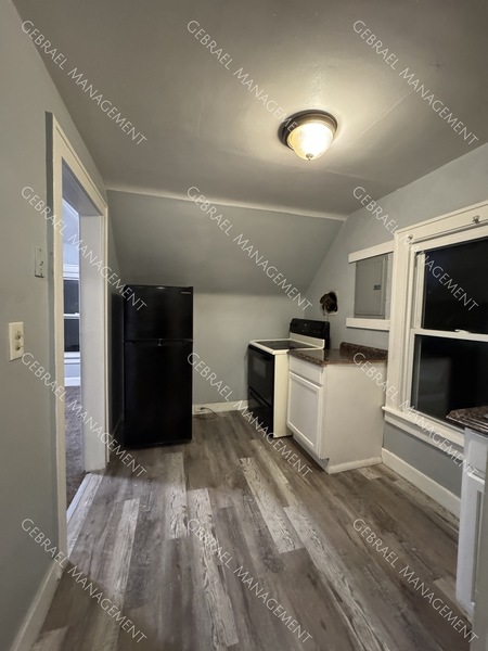 431 Leta unit 2 upper photo 4