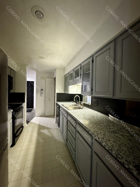 527 Oakbrook photo 5
