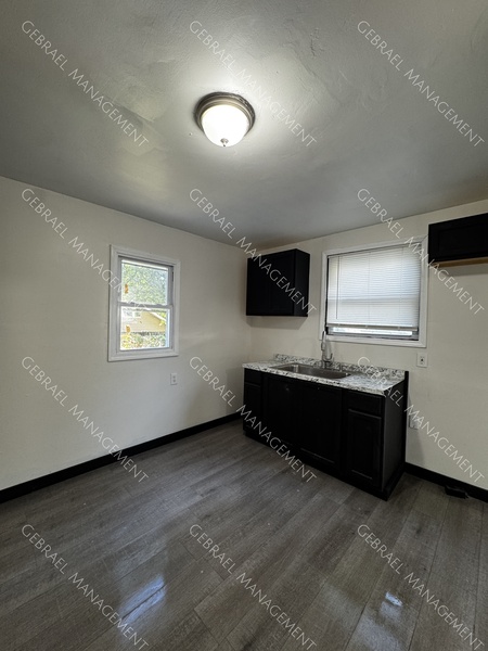 920 Durand St. photo 4