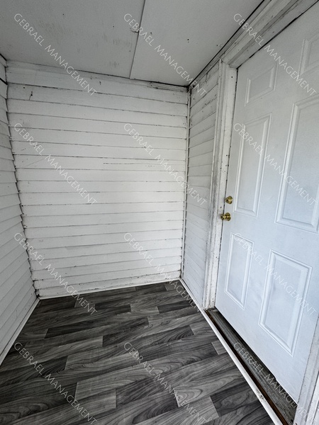 920 Durand St. photo 2
